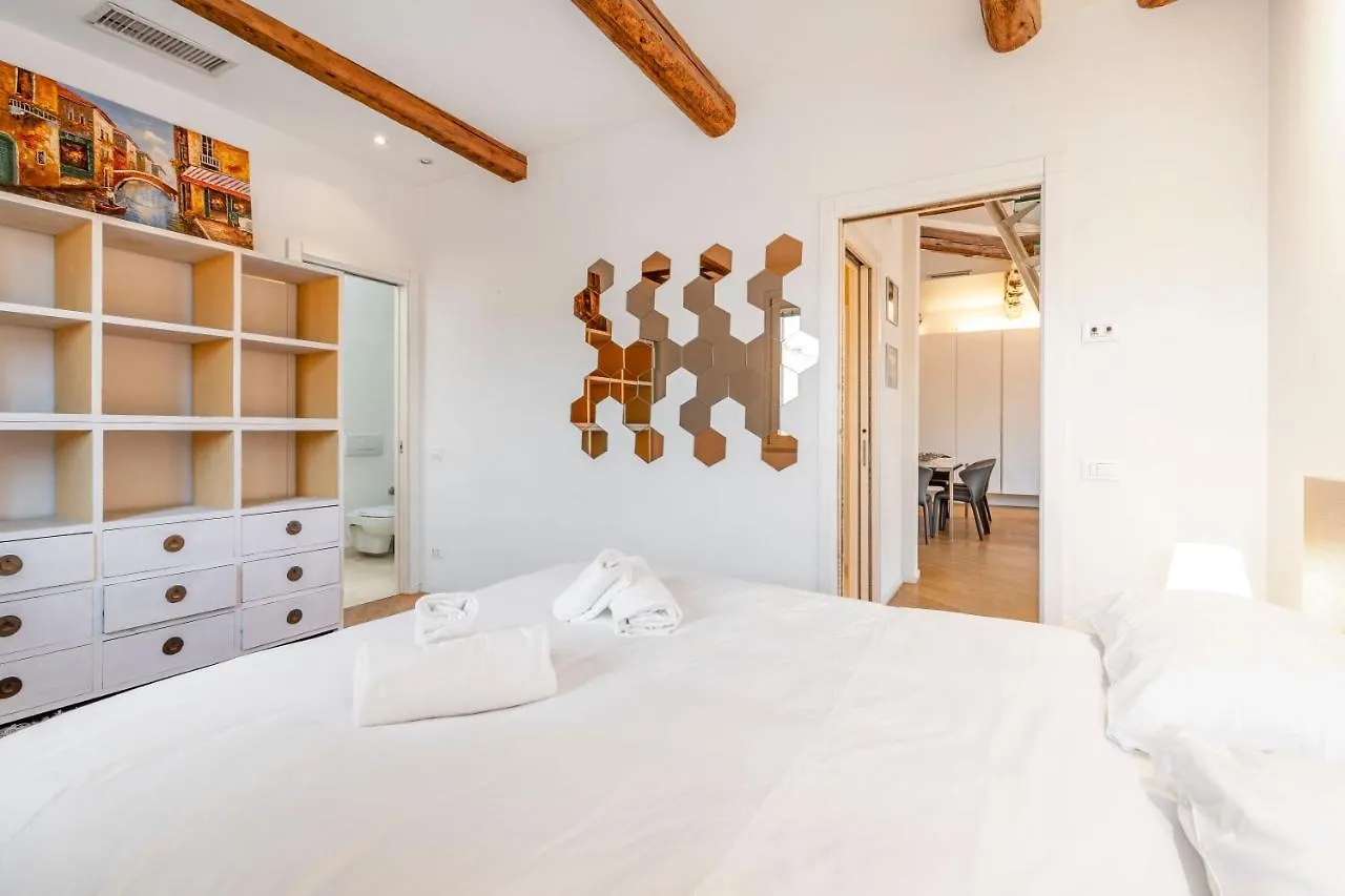 St. Mark Ca' Algi -Apartment With Beautiful Roof Terrace Venice Apartment
