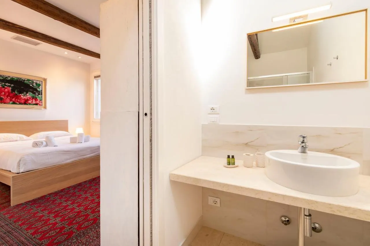 Apartment St. Mark Ca' Algi -Apartment With Beautiful Roof Terrace Venice Italy